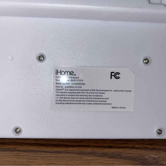 iHome Wireless Keyboard - Picture 4 of 5